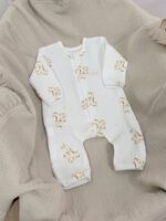 Muslin kombinezon za bebe s uzorkom žirafa hrvatska proizvodnja personalizirani poklon